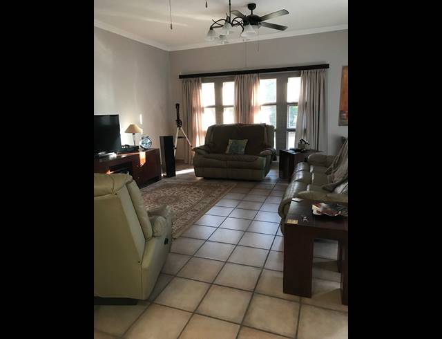 3 BEDROOM HOUSE SOLD IN SINOVILLE